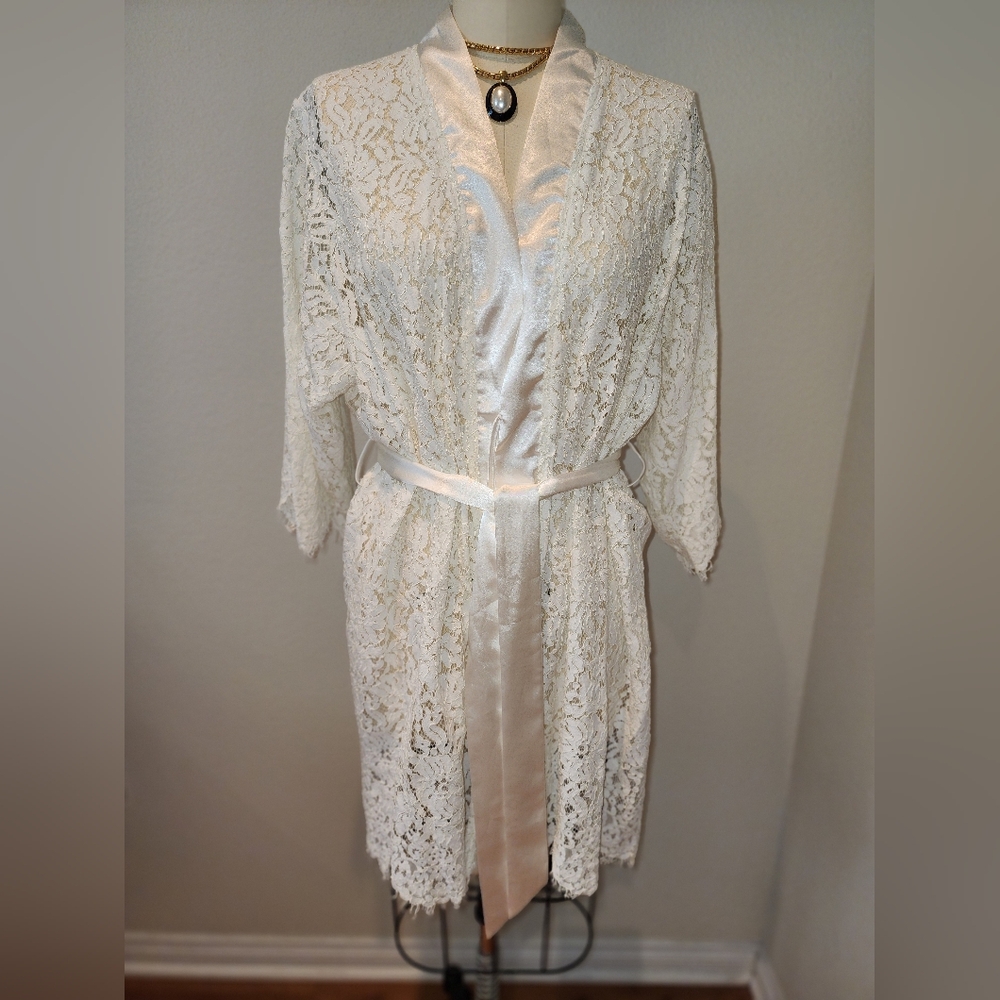 Weddingstar White Lace Robe